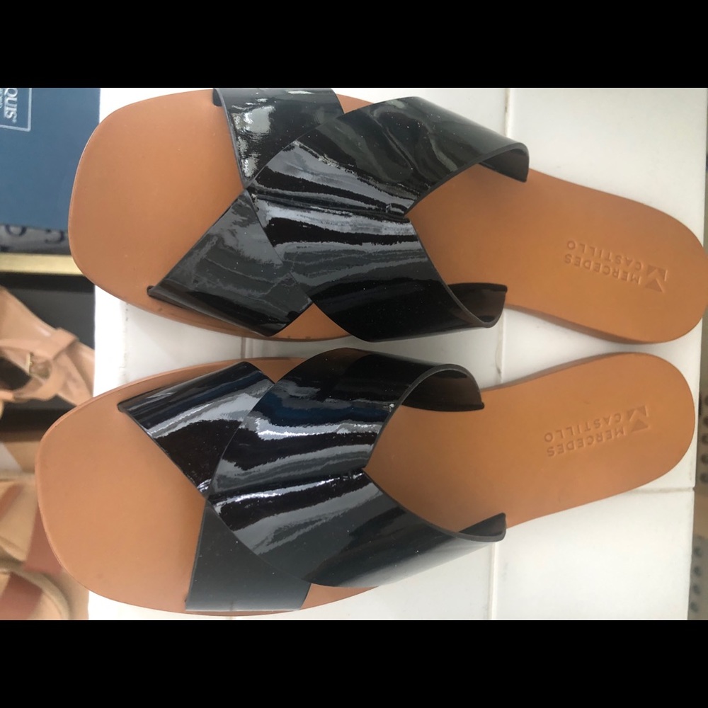 Mercedes Castillo sandal